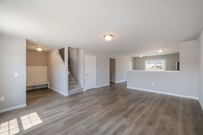 Foto del edificio - 7200 Primrose Ln