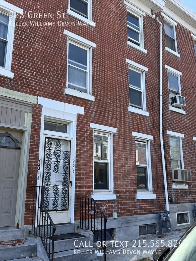 Building Photo - 923 Green St