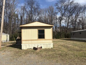 Building Photo - 2118 Cliffwood Rd