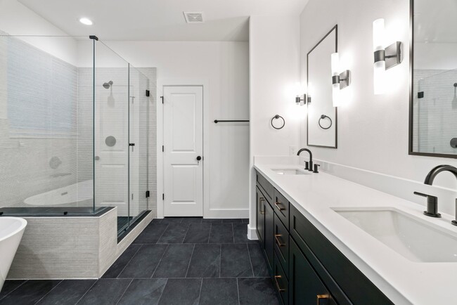 Building Photo - 816 Curtin St