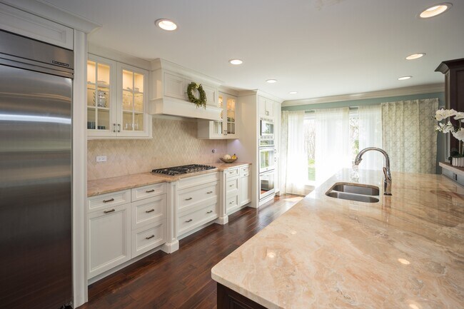 Foto del edificio - 428 Redwood Ln