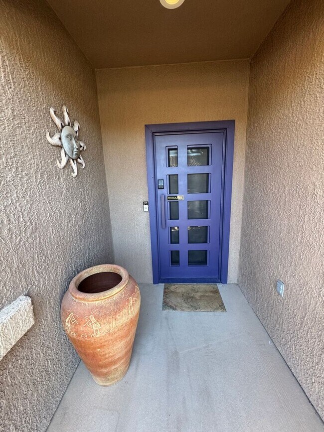 Foto del edificio - Beautiful 3 Bed / 2 Bath Furnished Home in Sun River 55+ Community!!