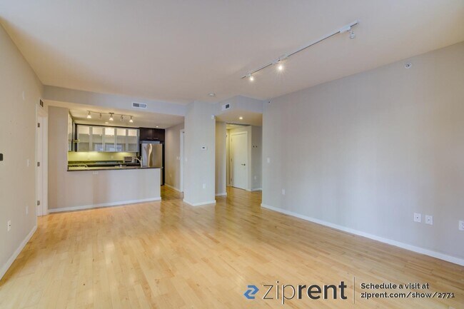 Building Photo - 69 Clementina St