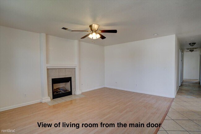 Building Photo - 4 br, 2 bath House - 402 Wawona Ct