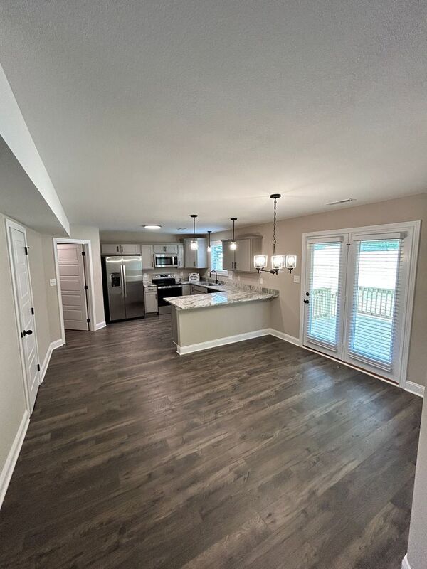 Foto del edificio - 1220 Racker Dr