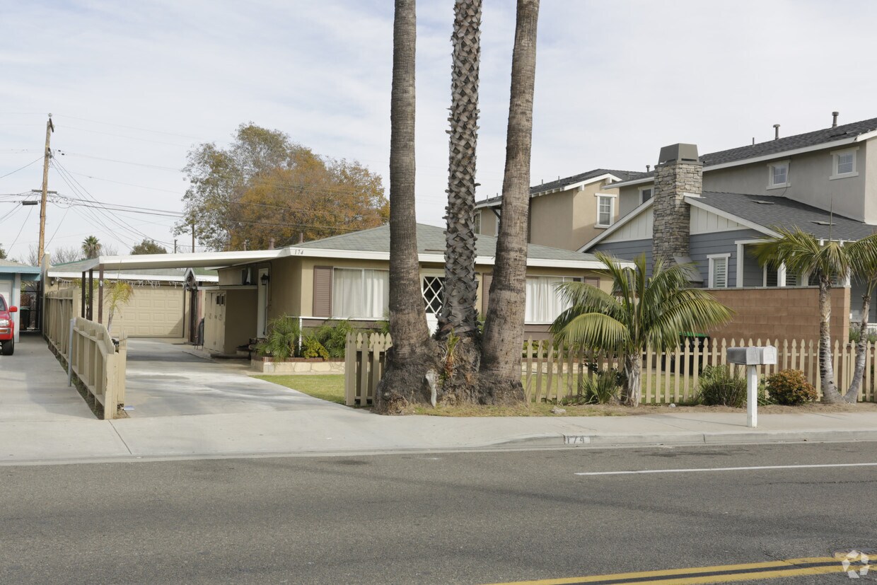 174 E 19th St, Costa Mesa, CA 92627 Apartments in Costa Mesa, CA