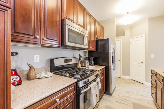Building Photo - 1132 Grace Hill Dr