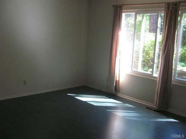 Building Photo - Paradise 3 bed 2 bath home ATTACHED 2-CAR GARAGE