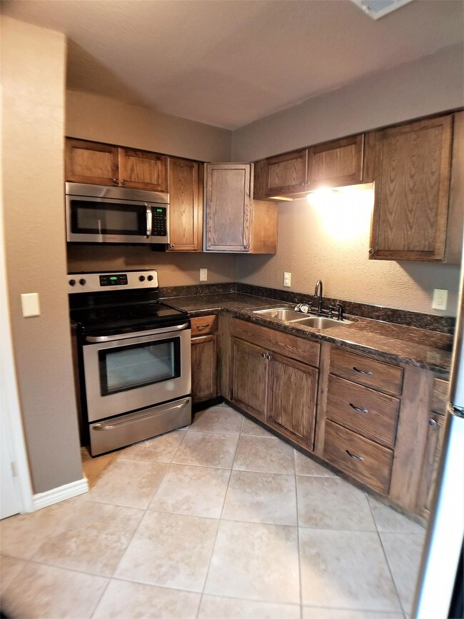 Foto del edificio - 604 E Rosedale St