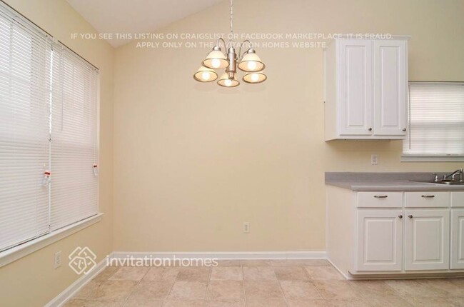 Foto del edificio - 8040 Highland Pkwy