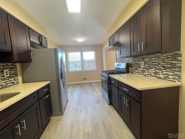 Foto del edificio - 93 Woodbridge Terrace