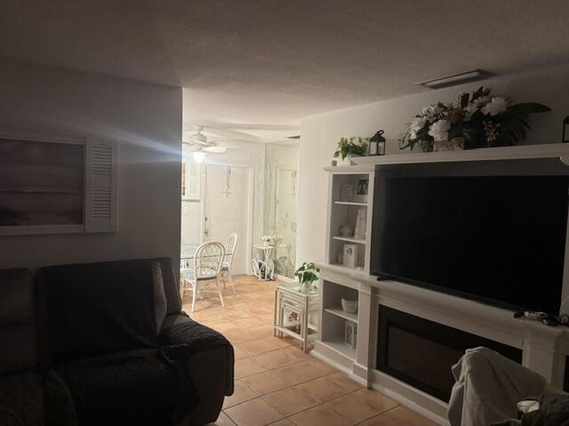 Foto del edificio - 1129 Pebble Beach Ln