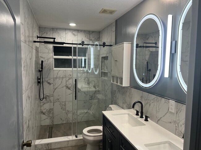 Foto del edificio - 12252 80th Ln N