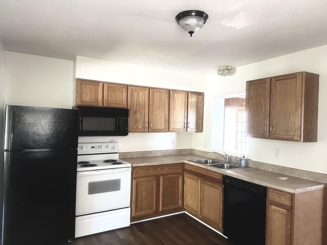 Building Photo - 1465 Anniston Dr