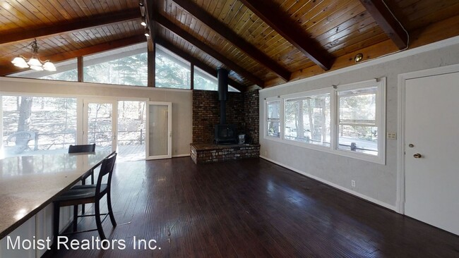 Foto del edificio - 3 br, 2 bath House - 5930 Lake Dr