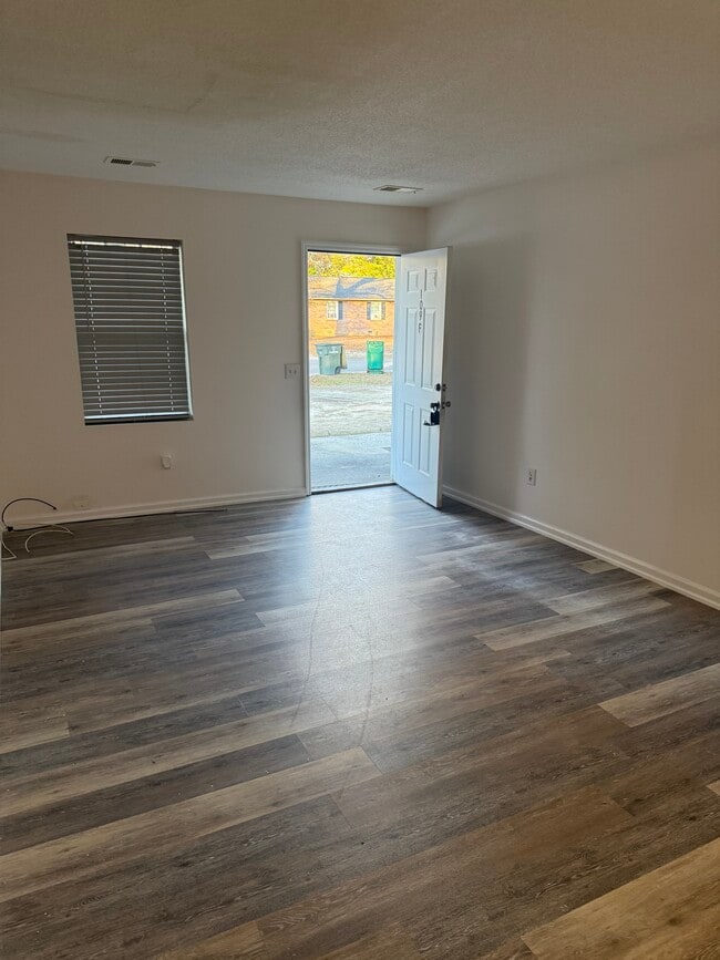 Building Photo - 109 Lacey St