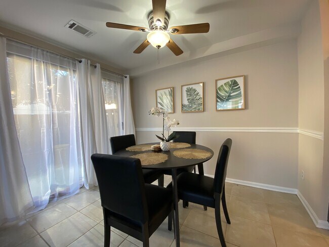 Foto del edificio - 436 West Ct