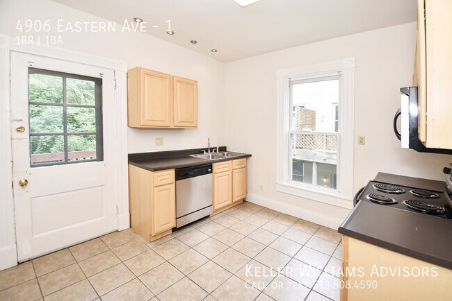 Foto del edificio - Spacious one bedroom in great location