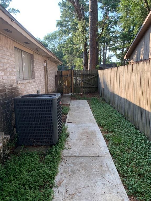 Building Photo - 9607 Eday Dr