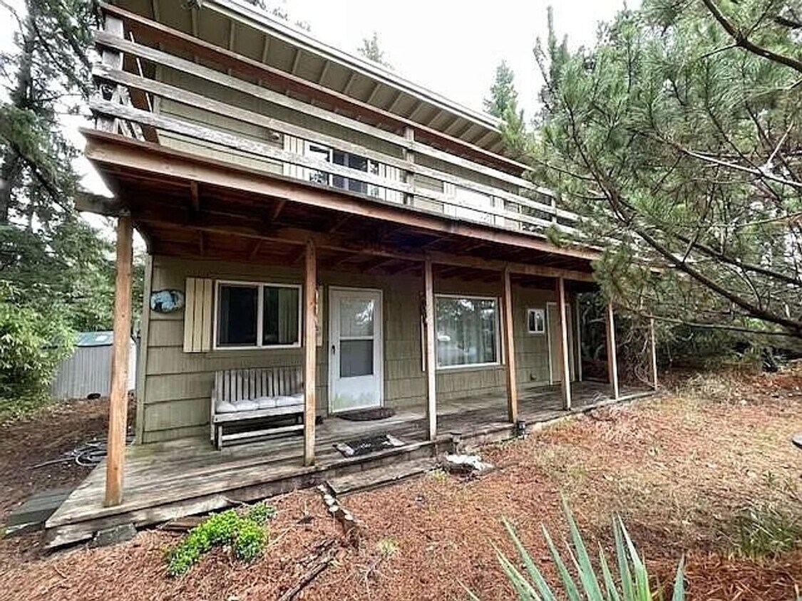 Primary Photo - Long Beach Peninsula 2 bedroom Home w/ Hot...