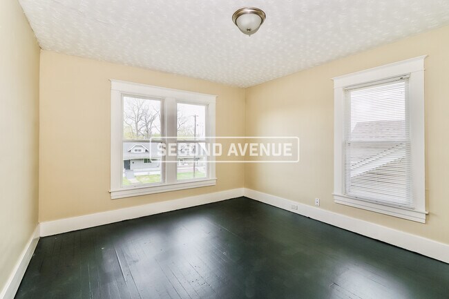 Foto del edificio - 833 S 38th St