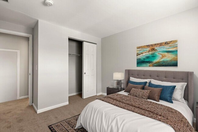 Foto del edificio - Coves at Columbus on Mayfield Place
