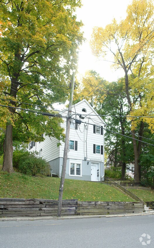 Building Photo - 107 Green St