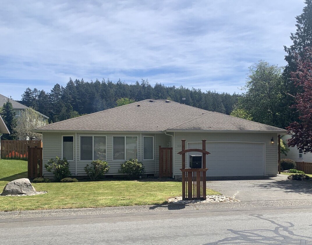 Primary Photo - 4103 Kingsway