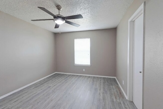 Foto del edificio - 531 Bedford Rd