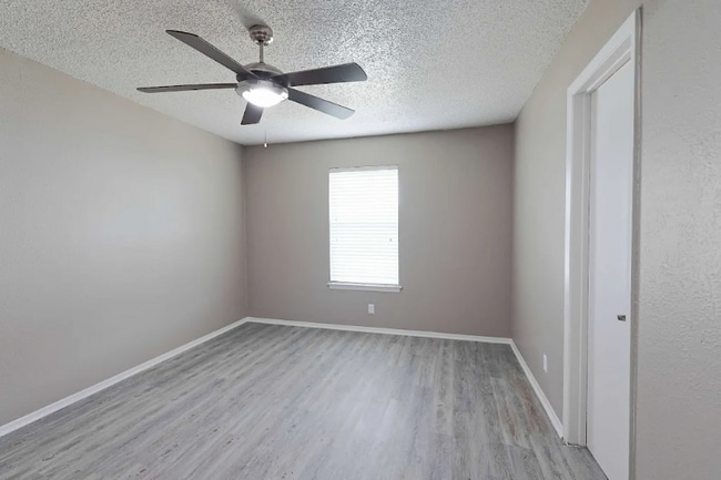 Building Photo - 531 Bedford Rd