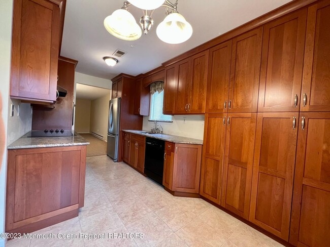 Building Photo - 56 Amberly Dr