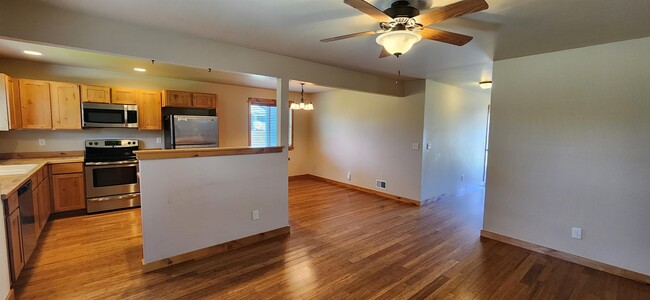Building Photo - 57 Prairie Grass Ct