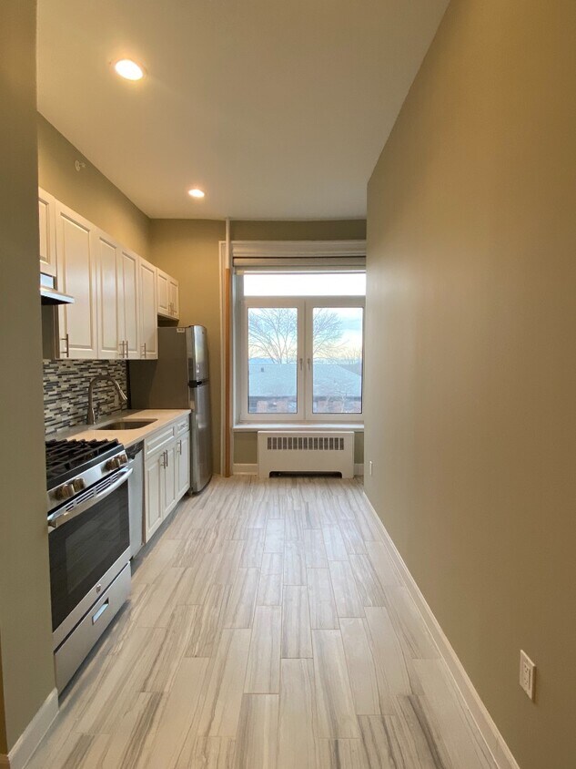 Primary Photo - 155 Beacon Hill Dr