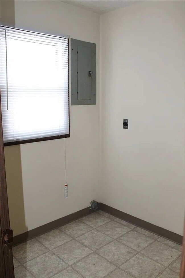 Foto del edificio - Coming soon, will update photos. 2 bedroom...