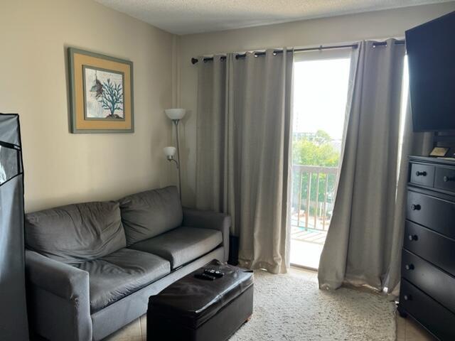 Foto del edificio - 214 Miracle Strip Pkwy SW