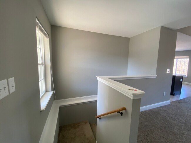 Building Photo - Beauty in Brush Creek