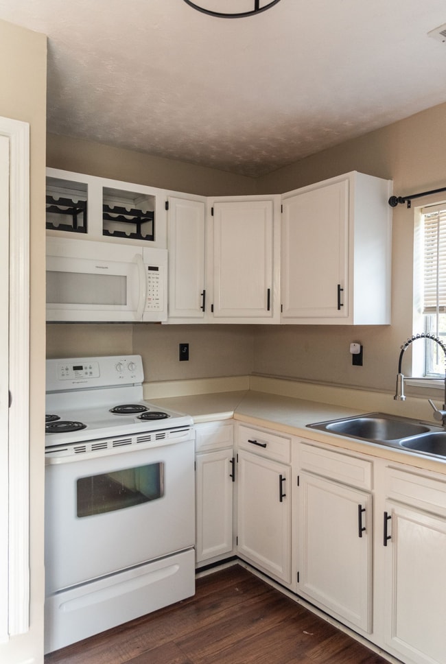 Kitchen/built-in appliances - 2513 New York Ave