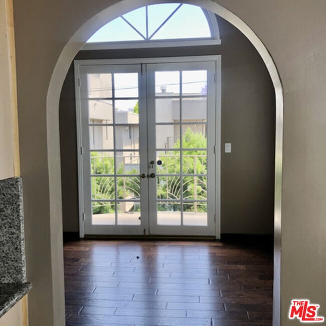 Foto del edificio - 1406 Camden Ave