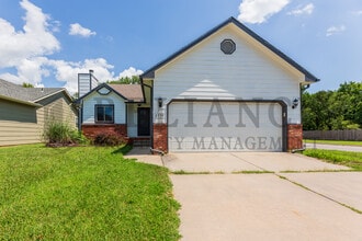Building Photo - 6534 E 39th Ct N