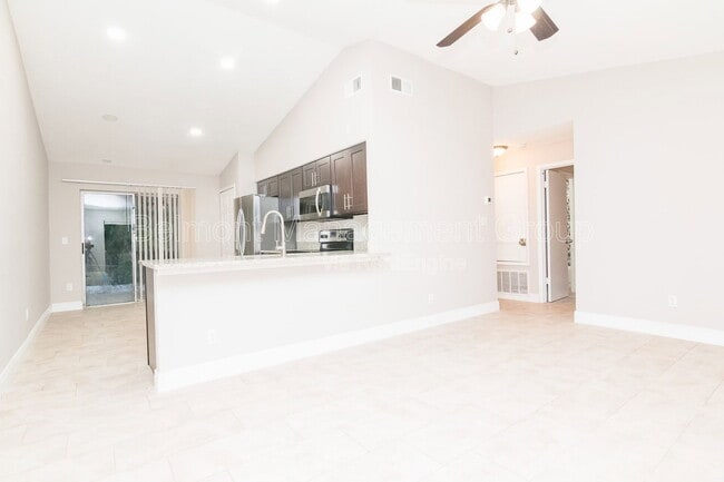 Building Photo - 1848 Bonneville Dr
