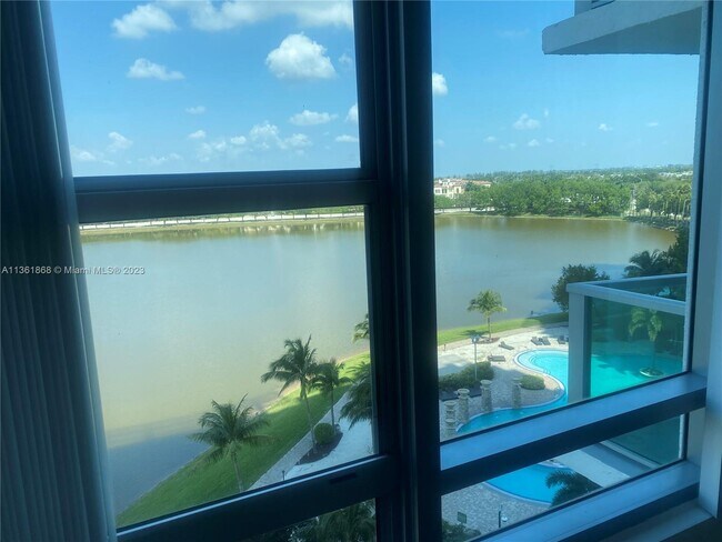 Foto del edificio - 2681 N Flamingo Rd