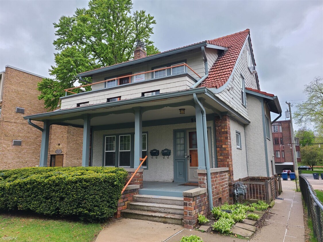 Foto principal - 10 br, 3.5 bath House - 904 S Forest Ave