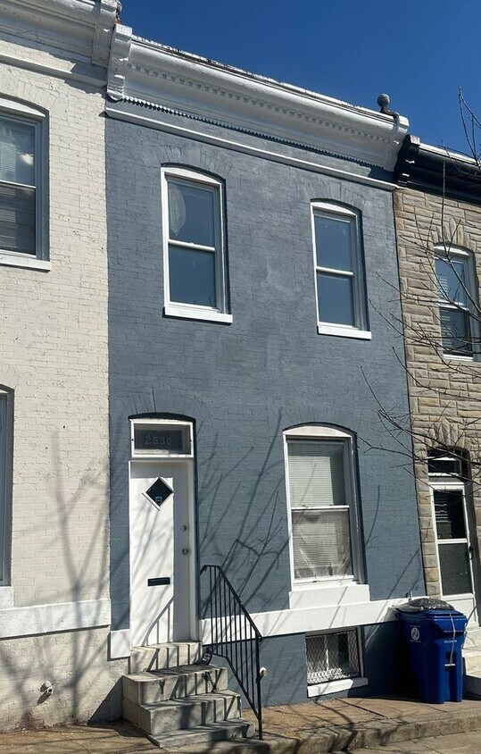 Primary Photo - Three Bedroom One Bathroom Ready For ASAP ...