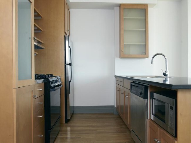 Building Photo - 217 Chrystie St