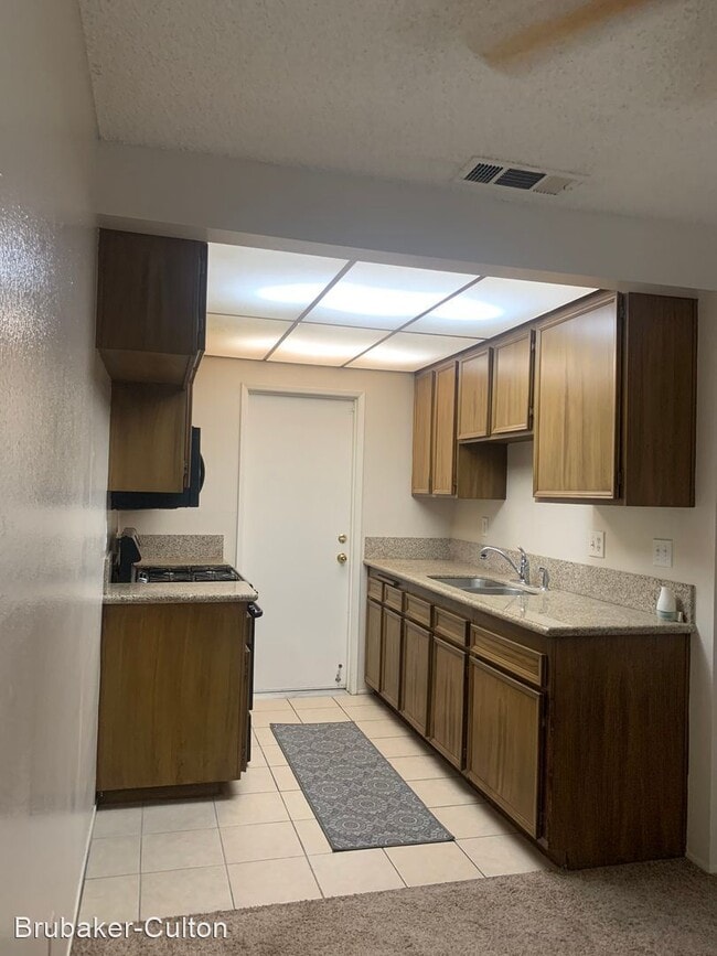 Building Photo - 2 br, 1 bath House - 0 Calle Amargosa