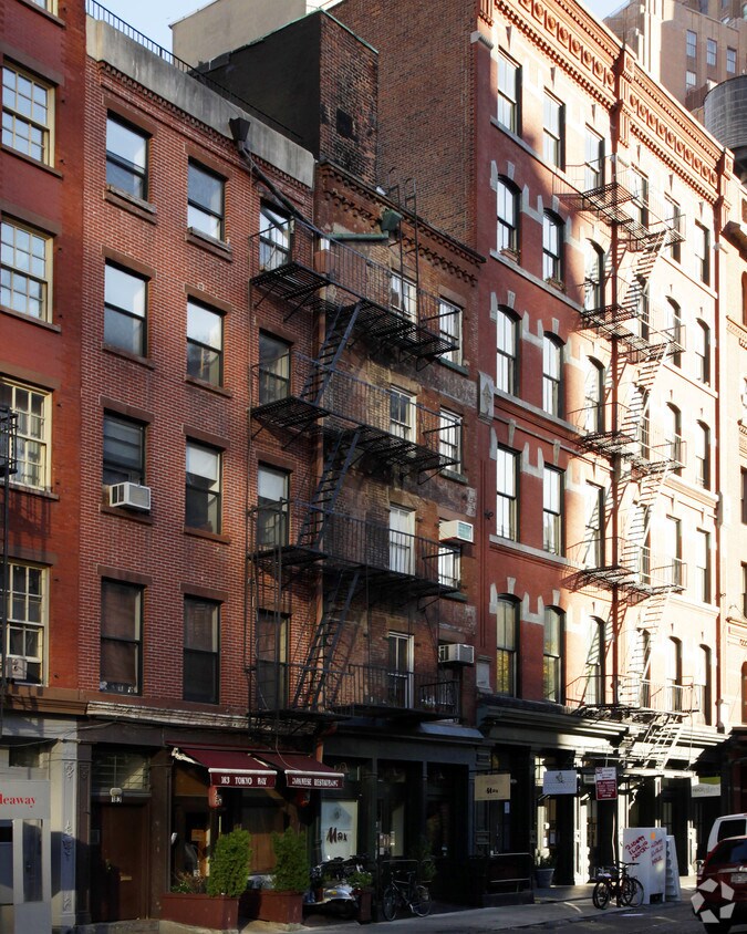 Building Photo - Elavator Apartment