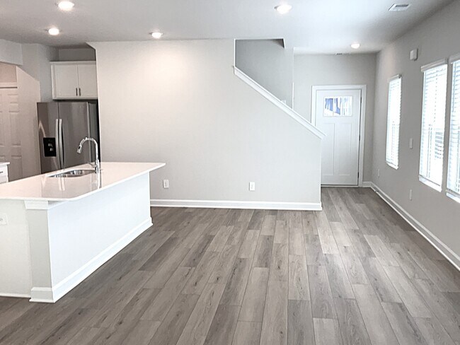 Foto del edificio - 548 Crowder Pl