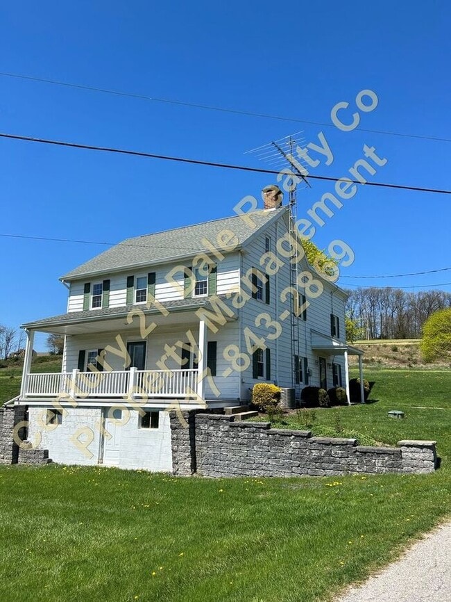 Building Photo - Gorgeous Three Bedroom Farm Home in Red Li...