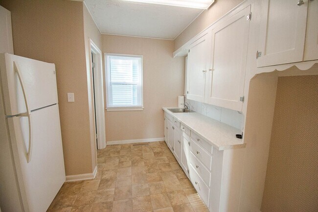 Foto del edificio - 1003 6th St NW/700 9th Ave NW