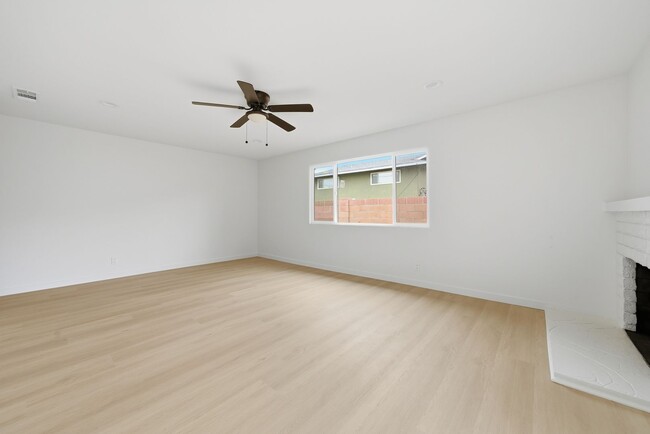 Photo - 1172 N Shattuck St Apartment